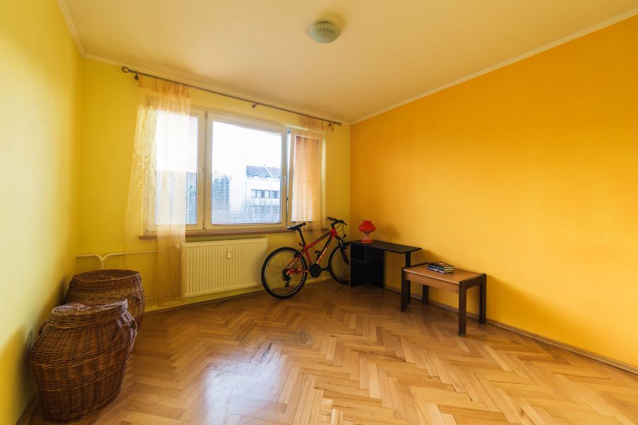 Sídlisko Fončorda – Prenájom 3,5 izb. bytu (80 m2) s balkónom a výťahom v tehlovej bytovke na ulici Spojová