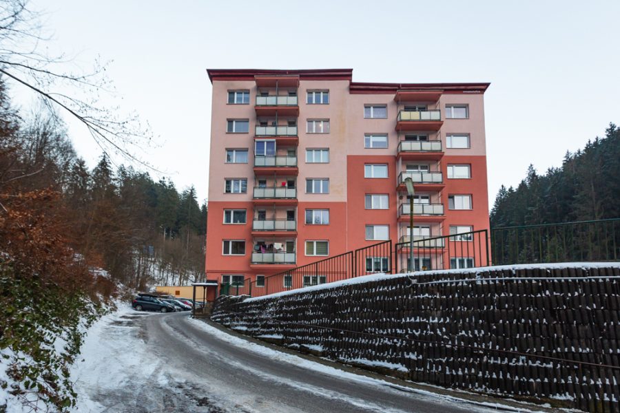 Lokalita Harmanec – Predaj 3 izb. bytu (82,96 m2) v tehlovom bytovom dome s murovanou pivnicou a 3 balkónmi pri Banskej Bystrici